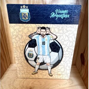 NWOT Lionel Messi (Argentina) Iconic Player Wooden Puzzle Size S (150 pieces)